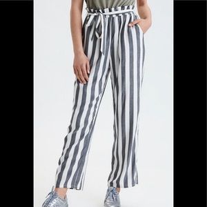 American Eagle Flowy Pants